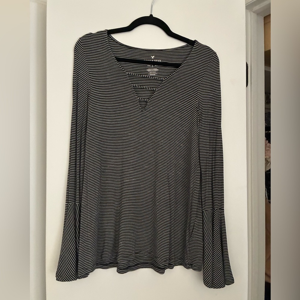 American Eagle Outfitters Black and White Striped Long Sleeve V-Neck Top